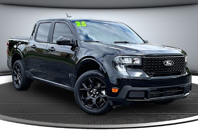 Certified 2025 Ford Maverick XLT w/ Black Appearance Package AWD/4WD image 3