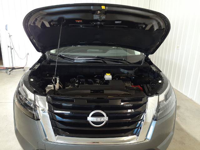 Used 2025 Nissan Pathfinder S AWD/4WD image 6