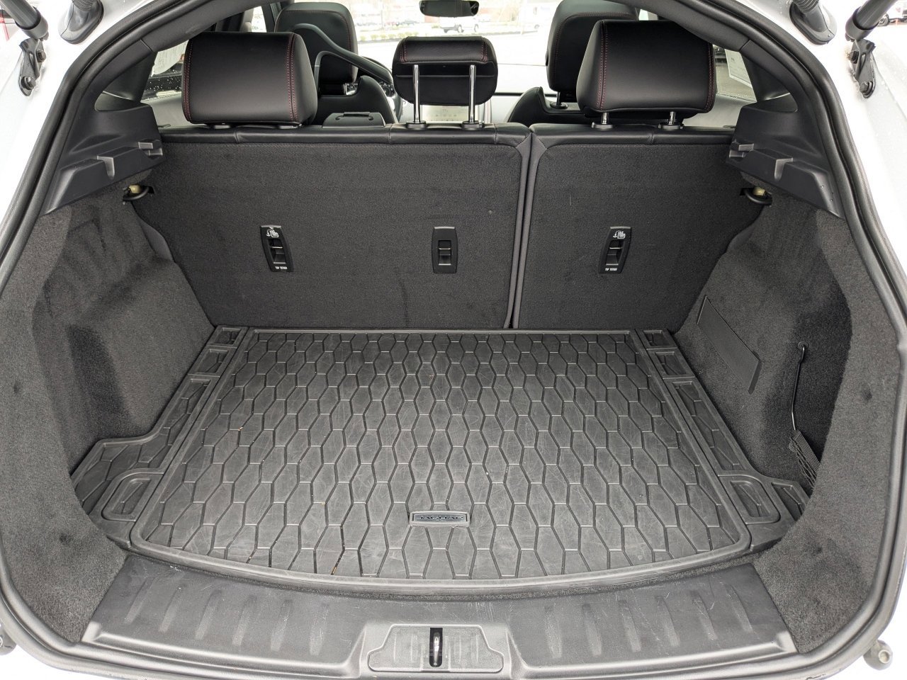 Used 2020 Jaguar E-PACE Checkered Flag image 14