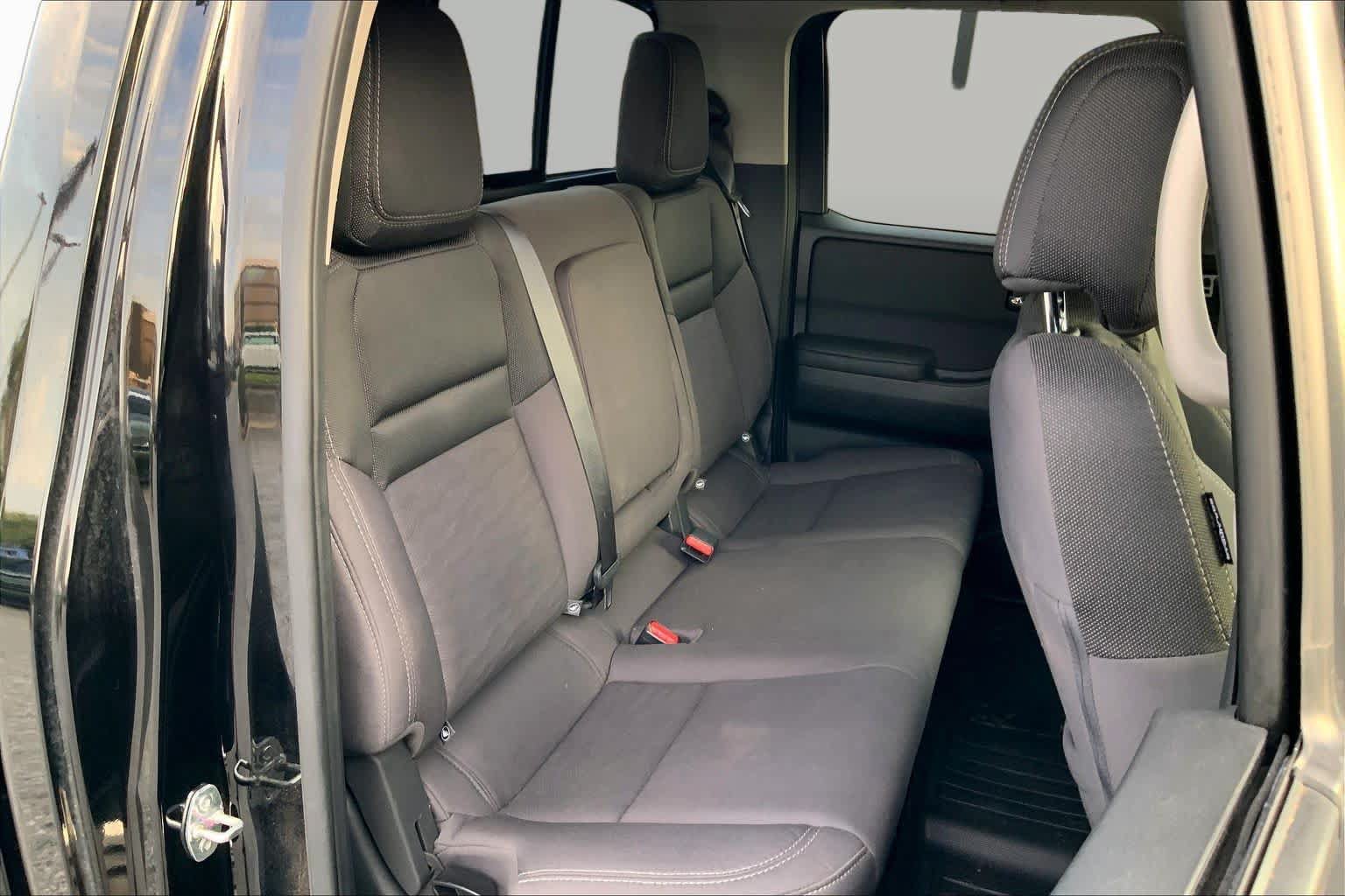Used 2024 Nissan Frontier SV w/ SV Convenience Package RWD image 18