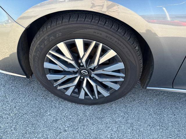 Used 2024 Nissan Altima 2.5 SV image 6