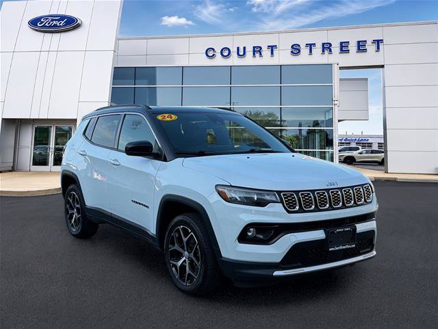 Used 2024 Jeep Compass Limited AWD/4WD image 3