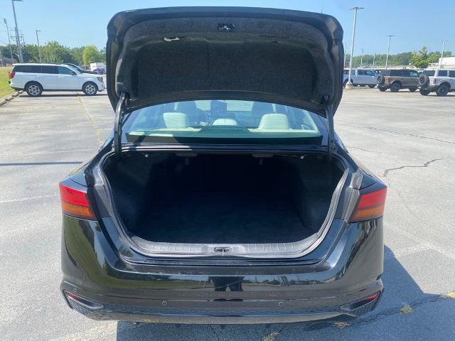 Used 2025 Nissan Altima 2.5 SV FWD image 9