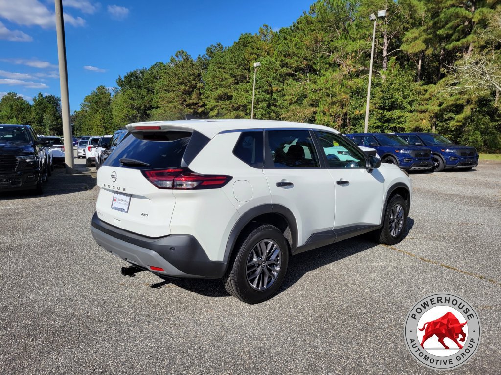 Used 2023 Nissan Rogue S AWD/4WD image 6