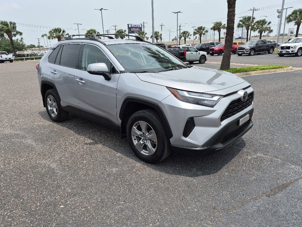 Used 2025 Toyota RAV4 XLE AWD/4WD image 7