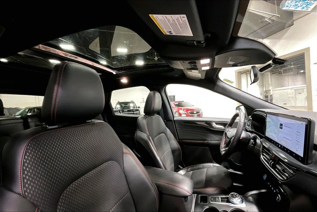 Certified 2023 Ford Escape ST-Line w/ Tech Pack #1 image 21