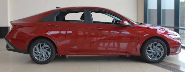 Used 2024 Hyundai Elantra Blue FWD image 12
