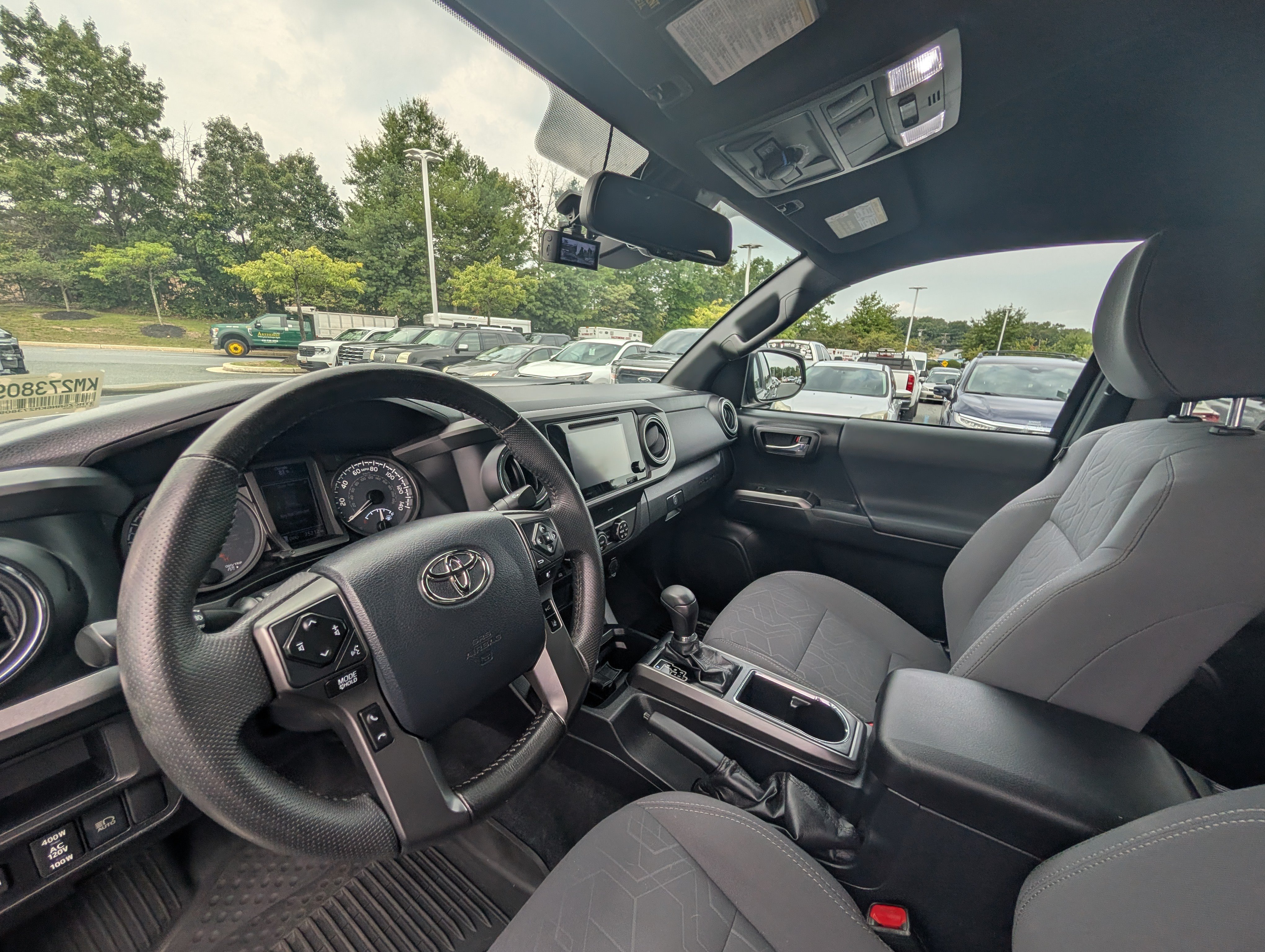 Used 2019 Toyota Tacoma TRD Off-Road AWD/4WD image 14