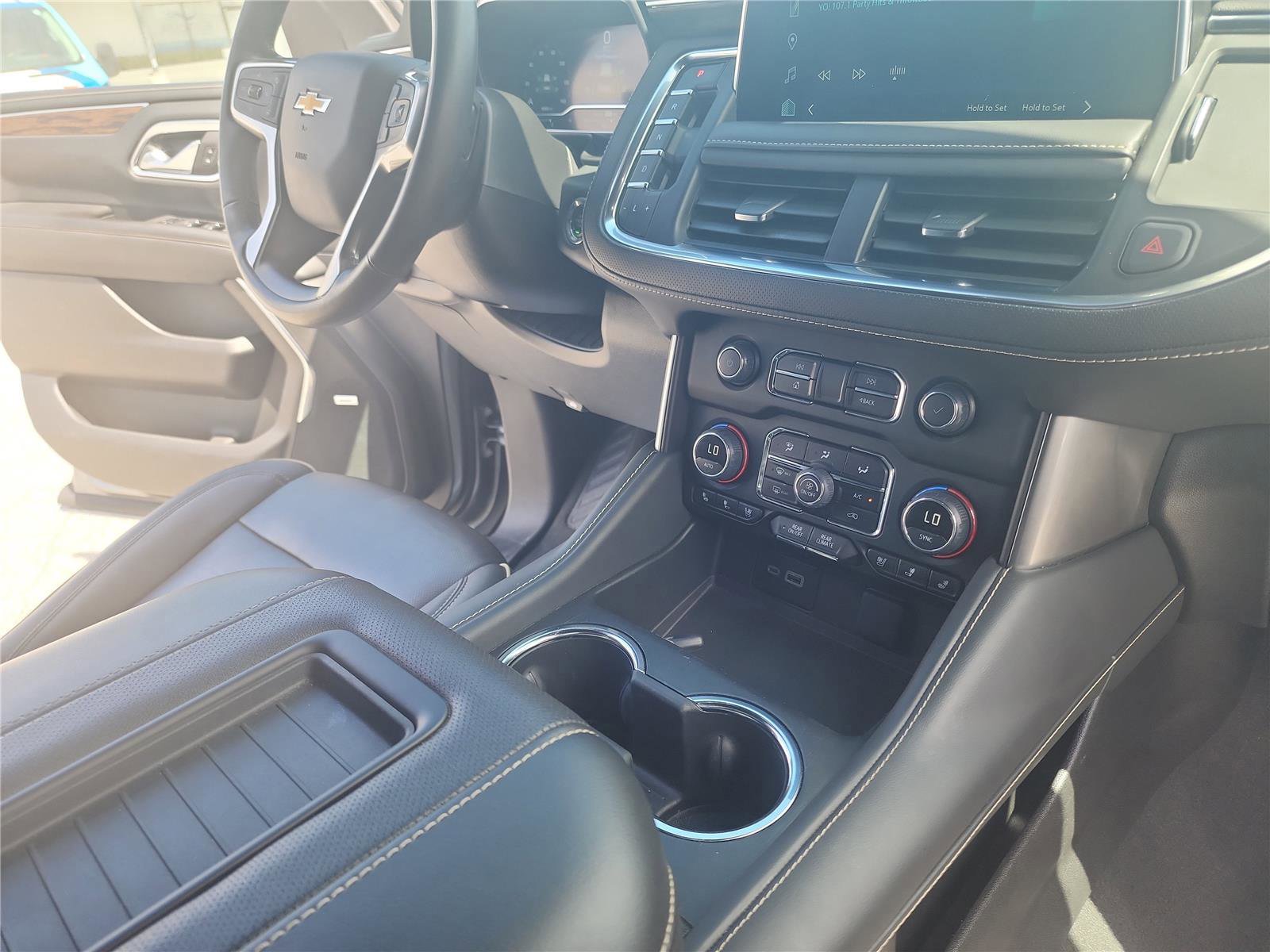 Used 2023 Chevrolet Suburban Premier image 33