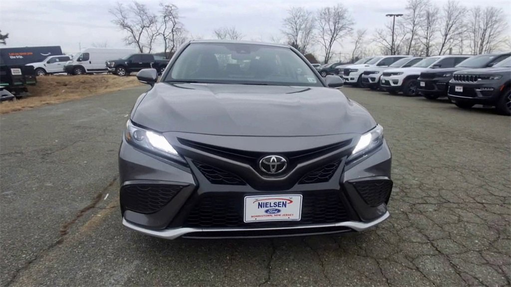 Used 2021 Toyota Camry XSE image 3