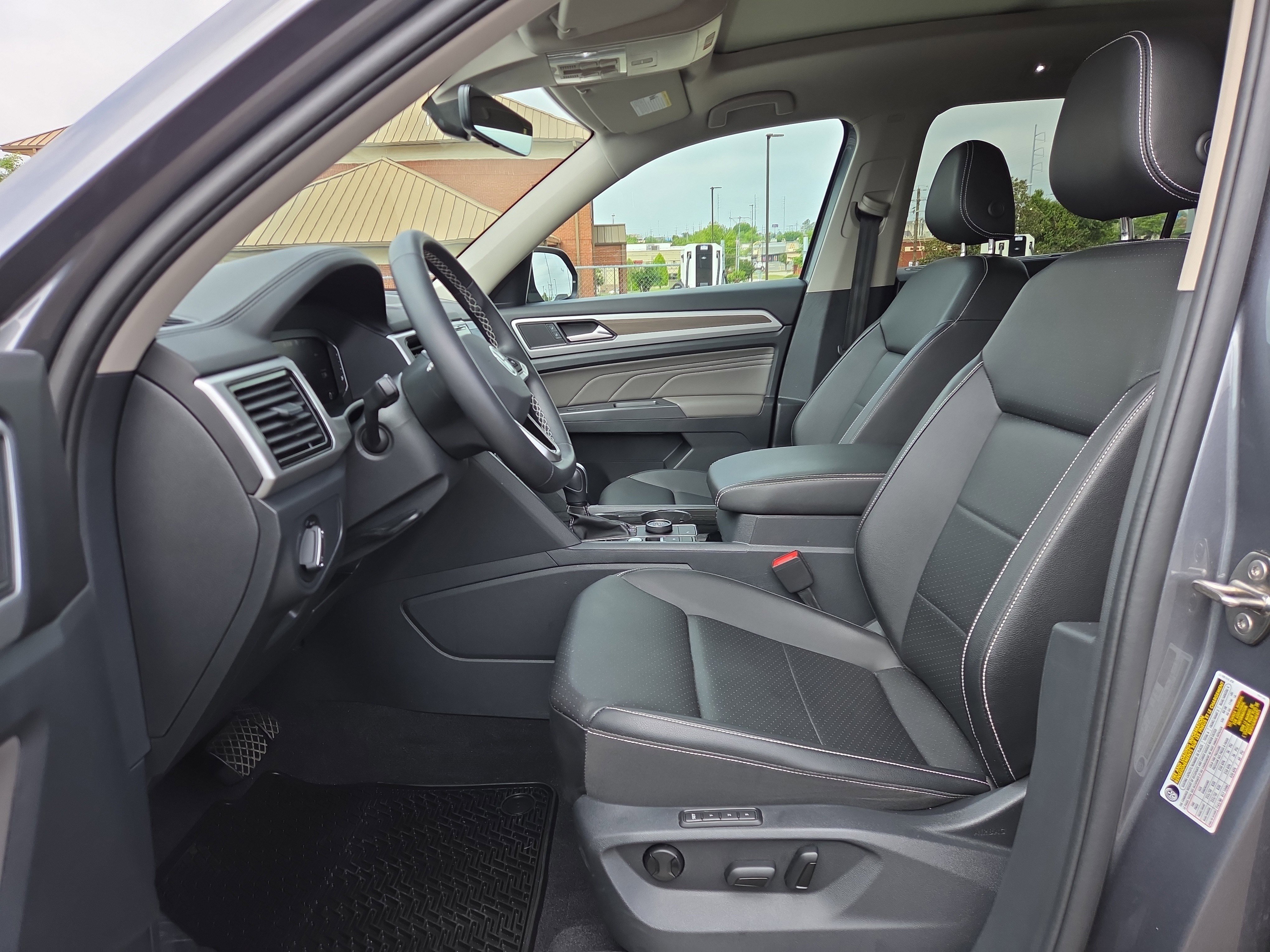 Used 2023 Volkswagen Atlas SEL AWD/4WD image 10