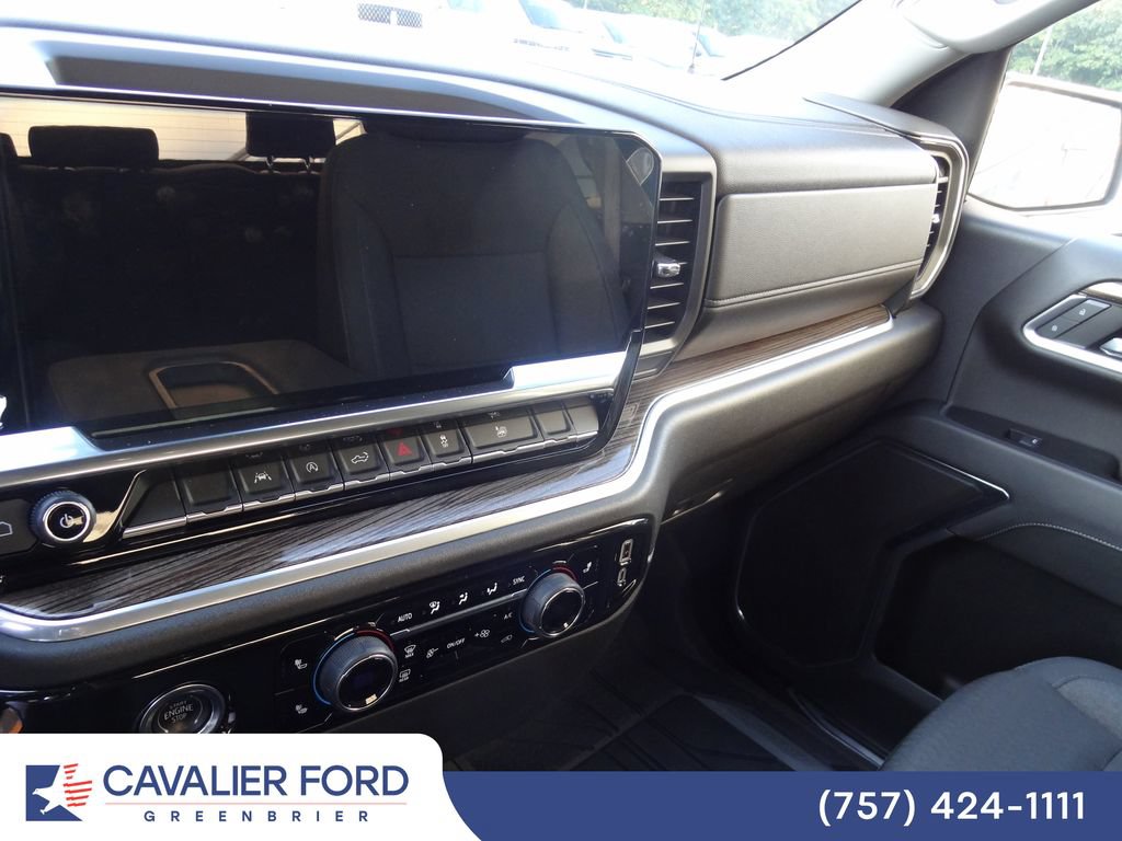 Used 2024 Chevrolet Silverado 1500 LT AWD/4WD image 14