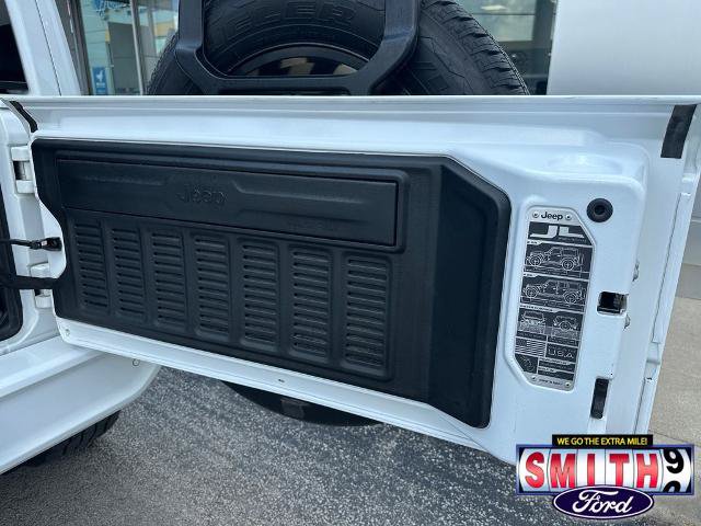 Used 2021 Jeep Wrangler Unlimited Sahara AWD/4WD image 23