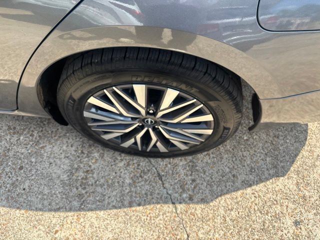 Used 2023 Nissan Altima 2.5 SV FWD image 10