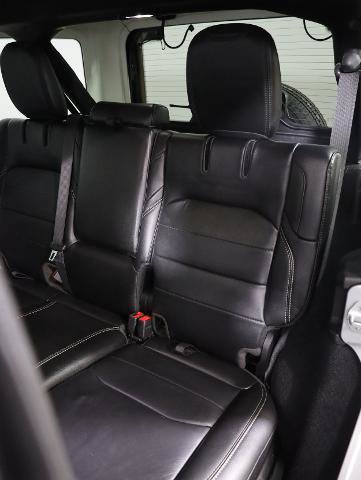 Used 2022 Jeep Wrangler Unlimited Sahara w/ Cold Weather Group AWD/4WD image 11