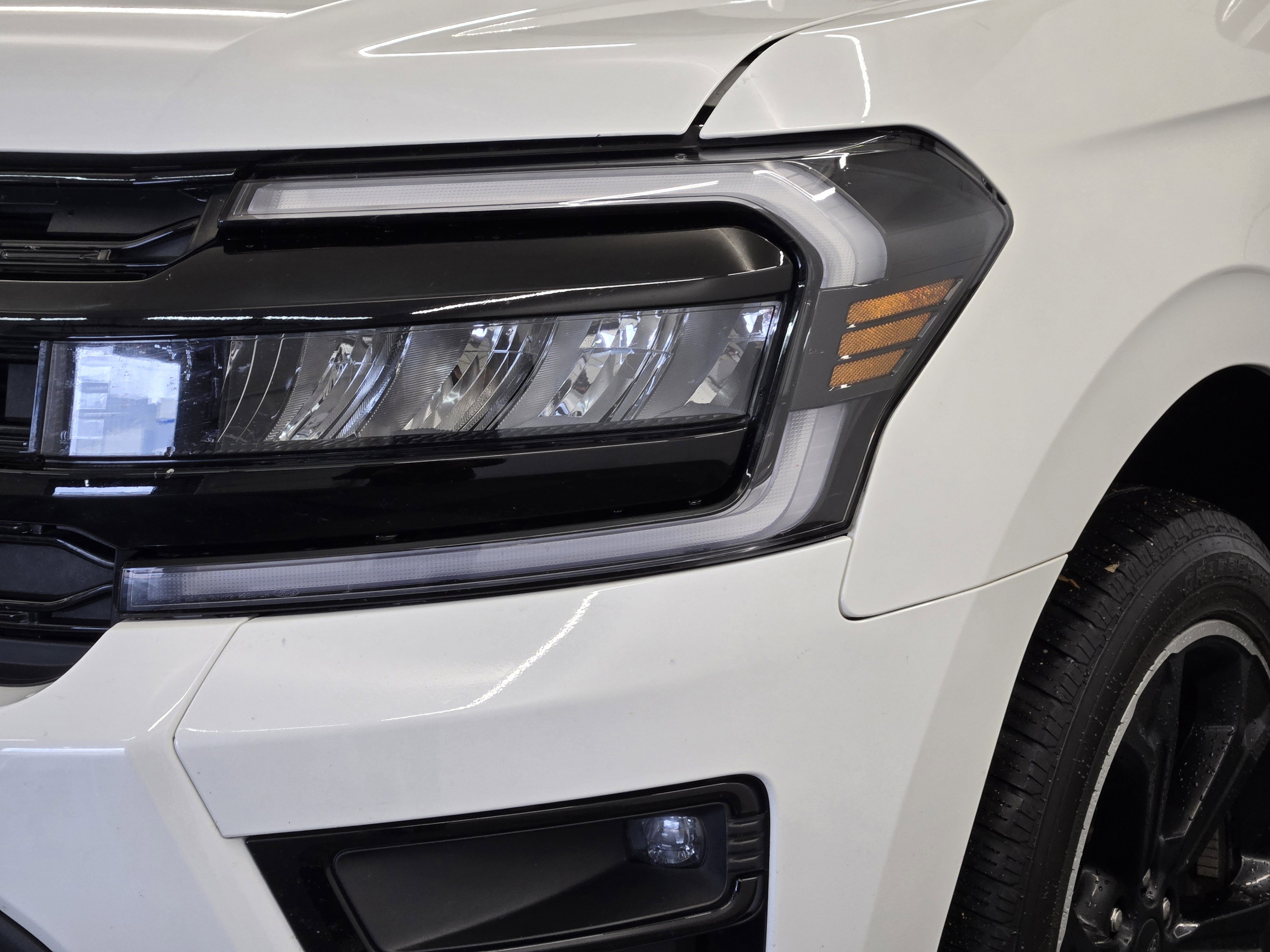 Certified 2024 Ford Expedition Limited AWD/4WD image 8