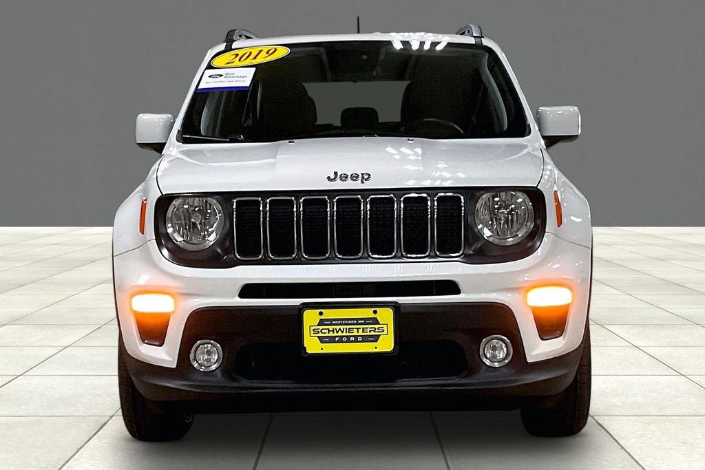 Used 2019 Jeep Renegade Latitude w/ Cold Weather Group AWD/4WD image 3