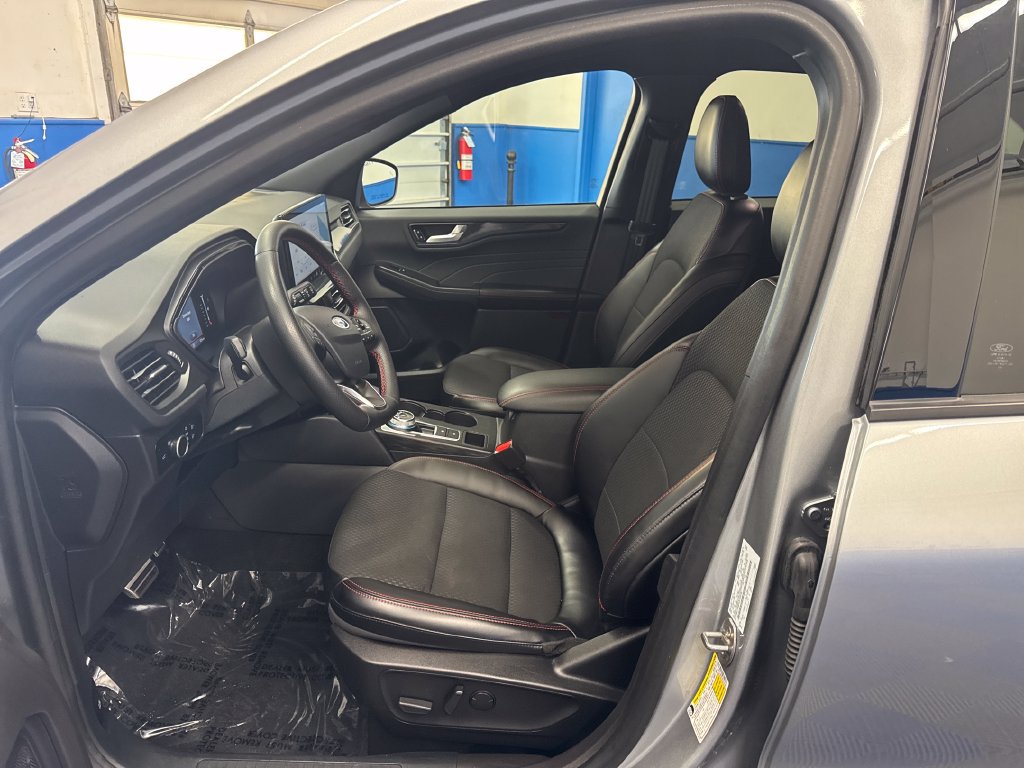 Certified 2024 Ford Escape ST-Line w/ Tech Pack #1 AWD/4WD image 11