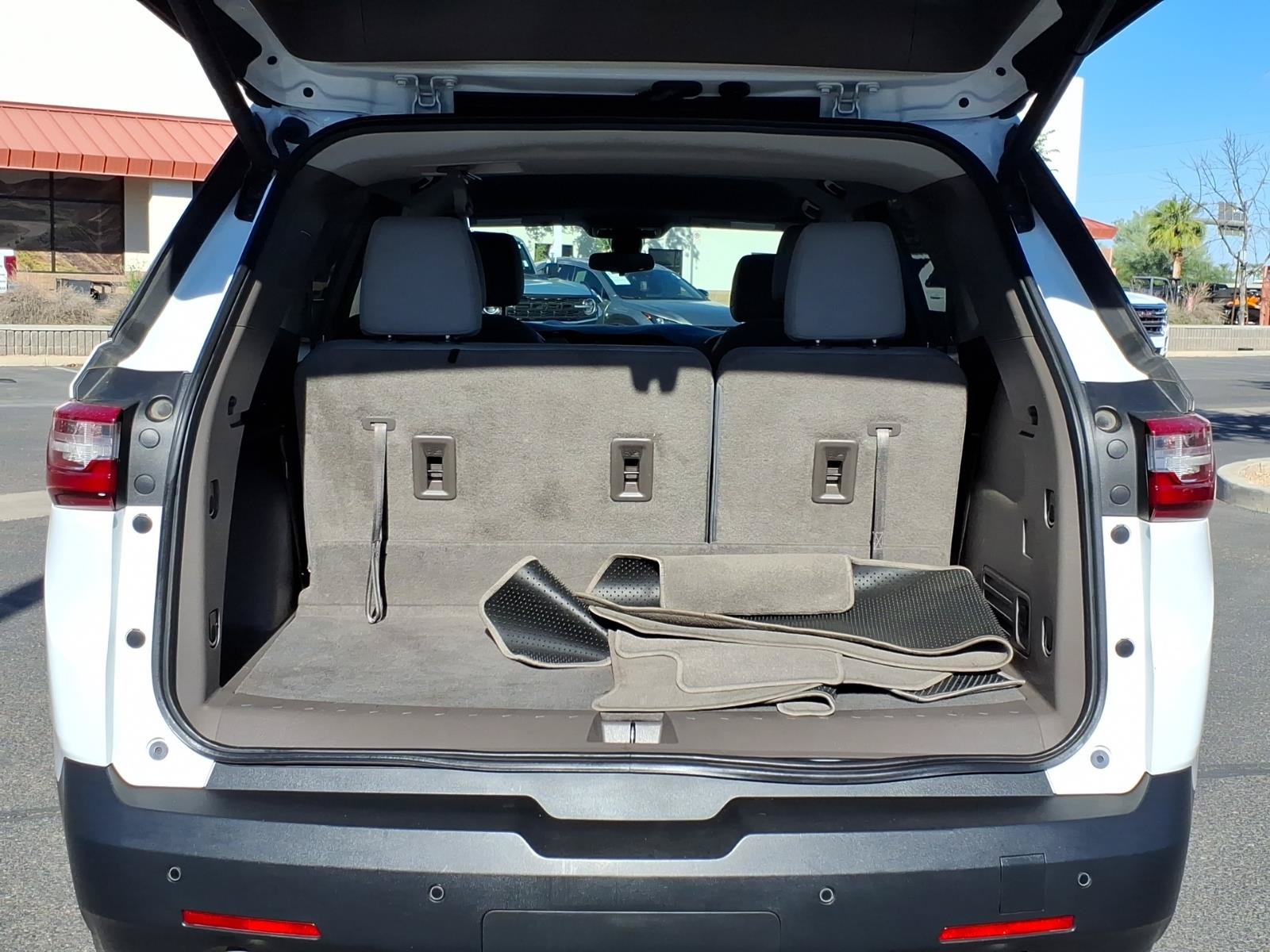 Used 2020 Chevrolet Traverse LT FWD image 10