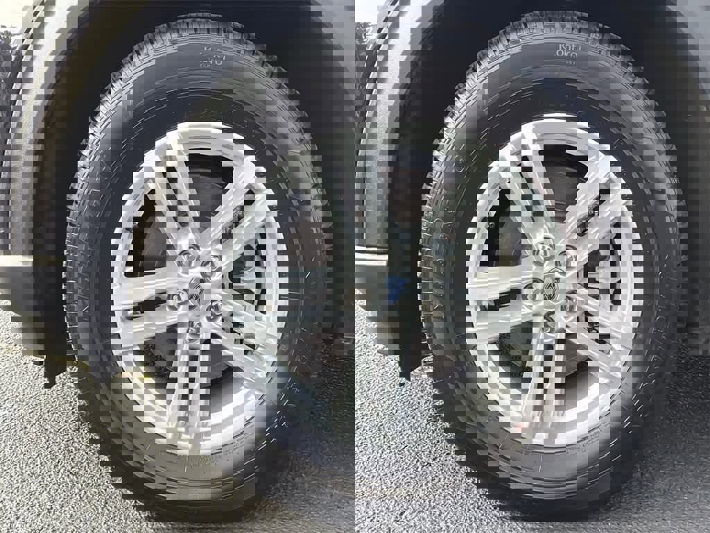 Certified 2024 Ford Explorer Base image 9