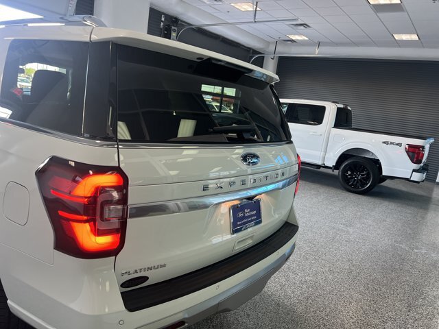 Certified 2023 Ford Expedition Platinum AWD/4WD image 6