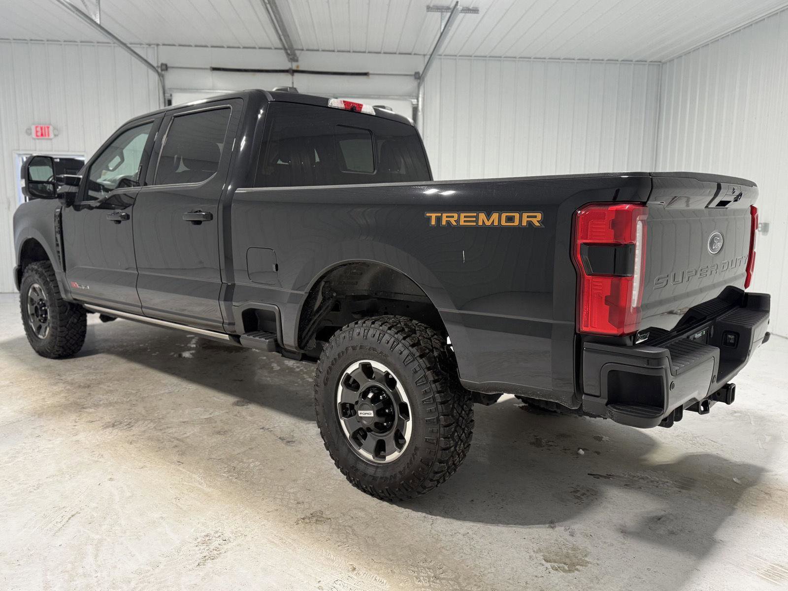 Certified 2023 Ford F350 Lariat w/ Lariat Ultimate Package image 3