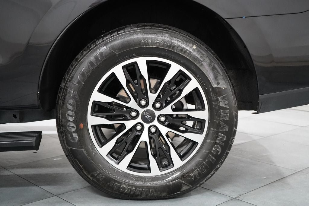 Certified 2025 Ford Expedition Platinum AWD/4WD image 36