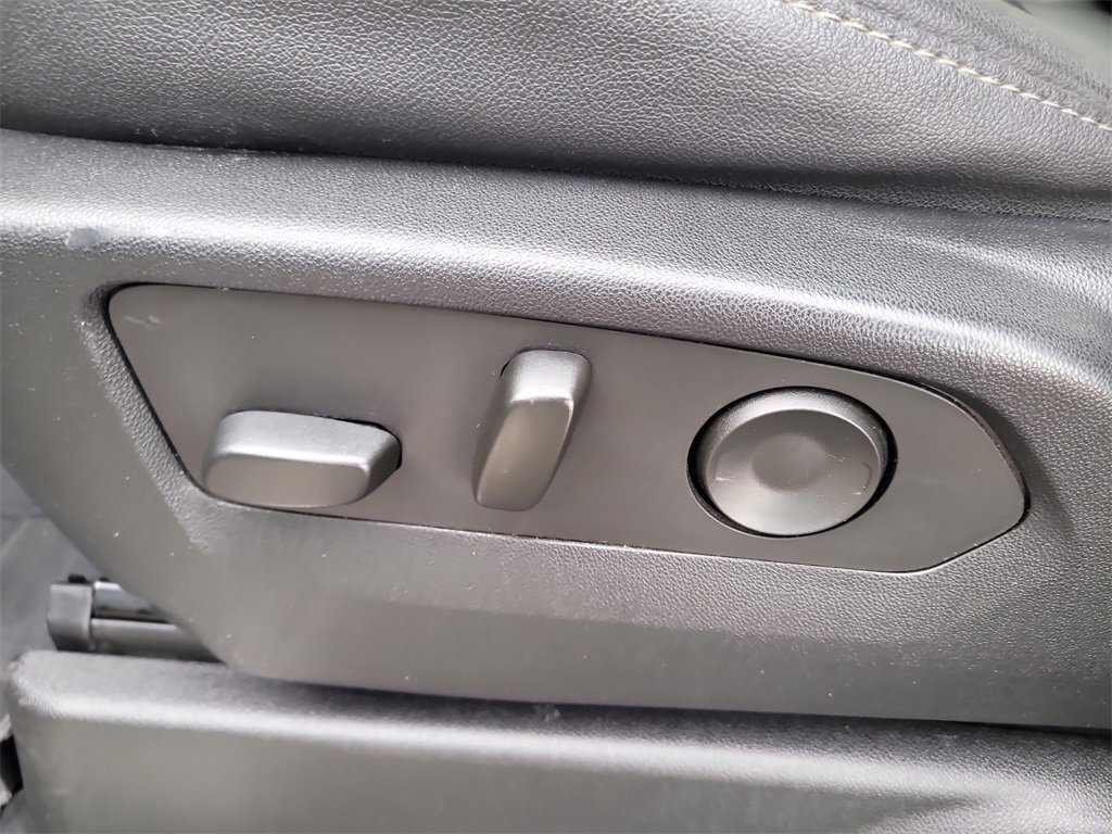 Used 2023 Chevrolet Tahoe LT w/ Luxury Package image 20