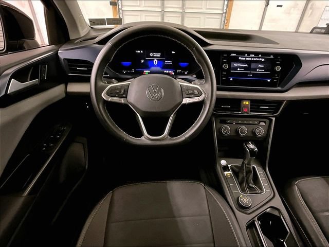 Used 2022 Volkswagen Taos SE FWD image 5
