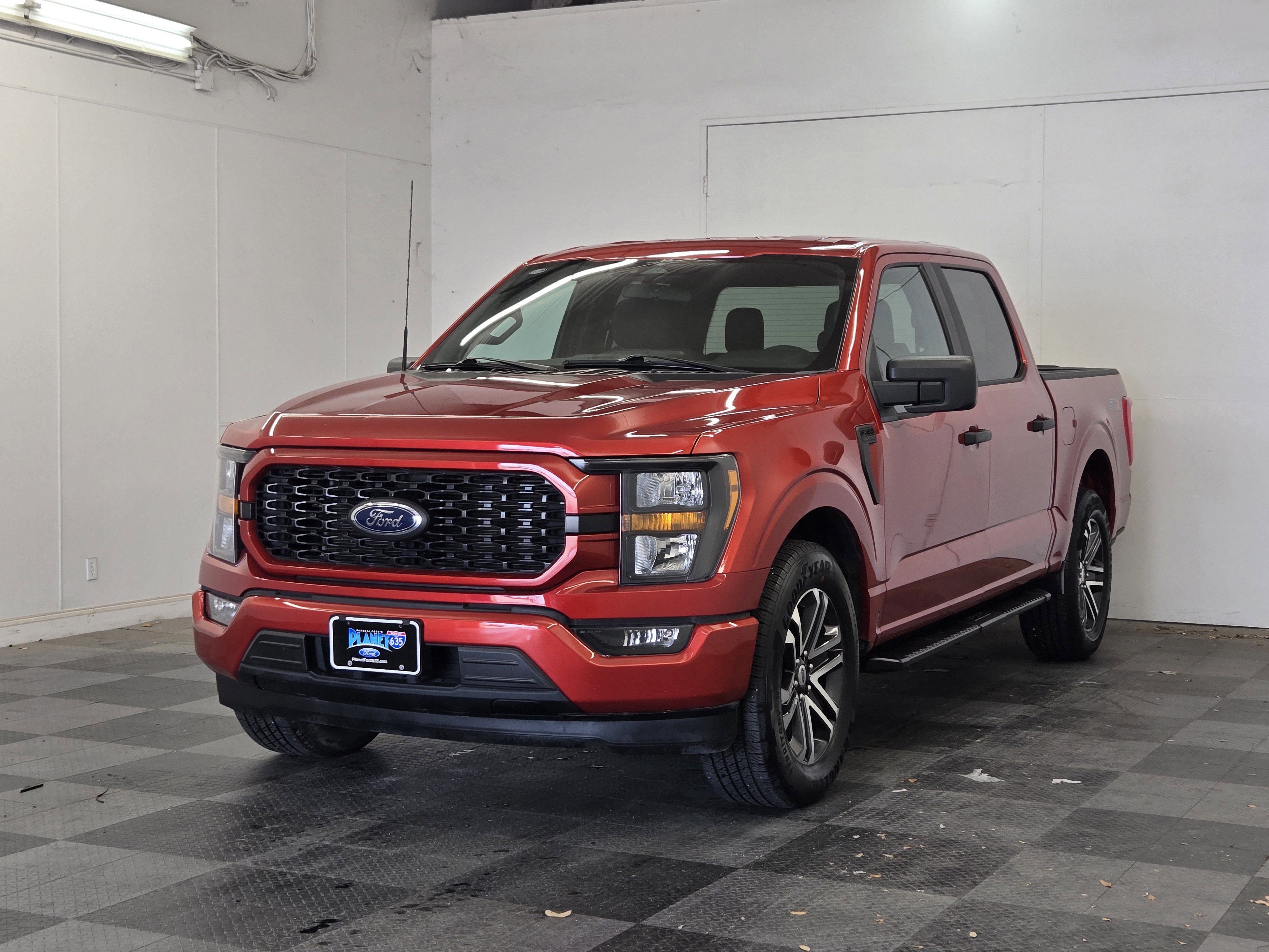 Certified 2023 Ford F150 XL w/ STX Appearance Package RWD image 4