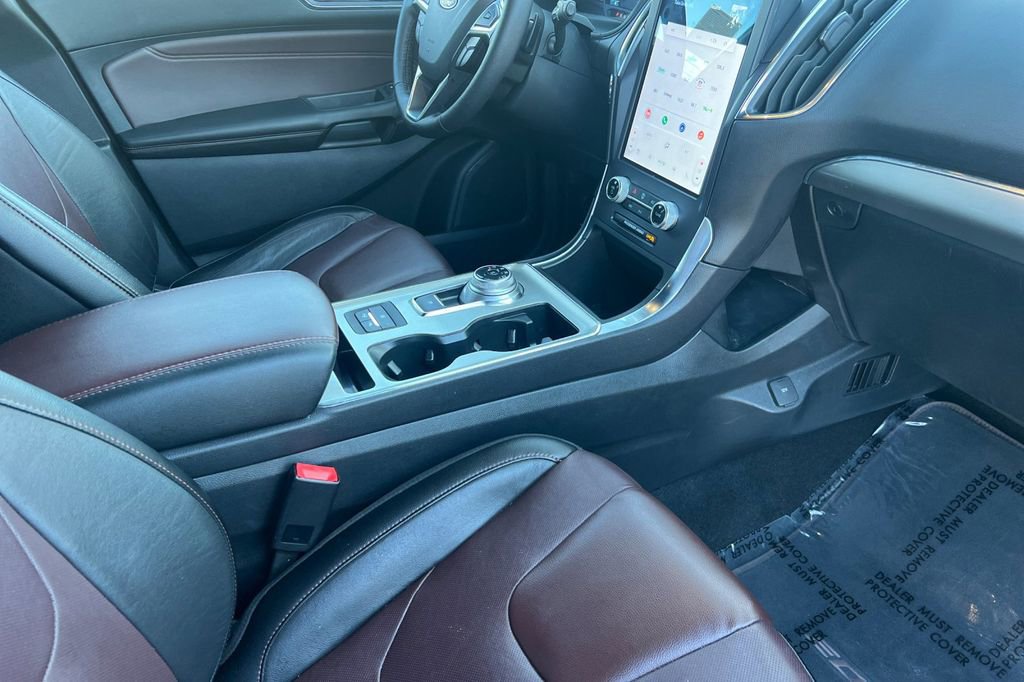 Certified 2022 Ford Edge Titanium w/ Equipment Group 301A image 18