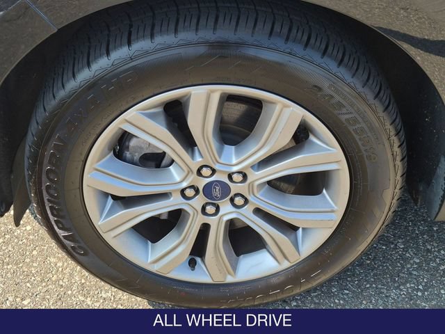 Certified 2022 Ford Edge Titanium w/ Equipment Group 301A AWD/4WD image 30