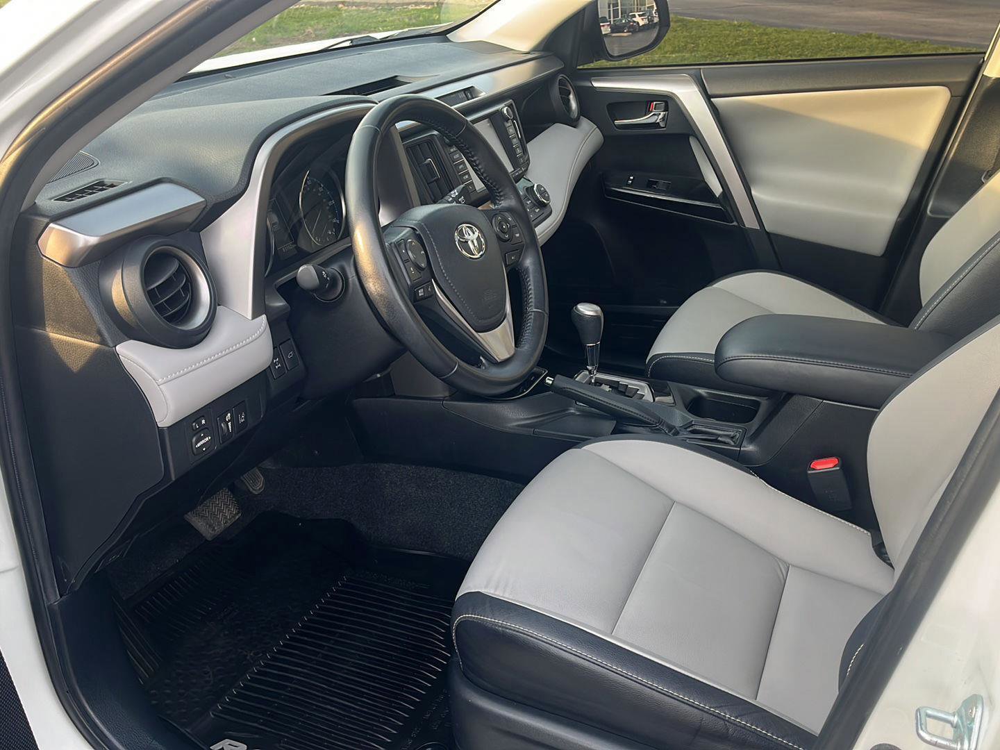 Used 2018 Toyota RAV4 Limited w/ All Weather Liner Package image 8