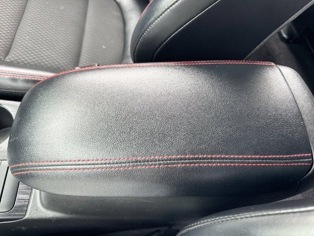 Certified 2025 Ford Escape ST-Line AWD/4WD image 20