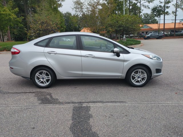 Certified 2018 Ford Fiesta SE FWD image 3