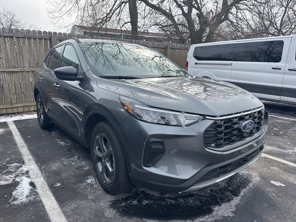 Certified 2025 Ford Escape ST-Line image 1