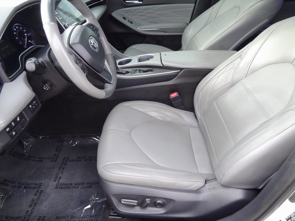 Used 2019 Toyota Avalon Limited image 11