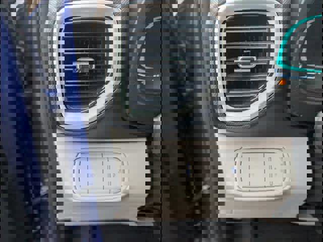 Used 2023 Hyundai Venue SEL image 15