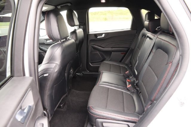 Certified 2025 Ford Escape ST-Line FWD image 9