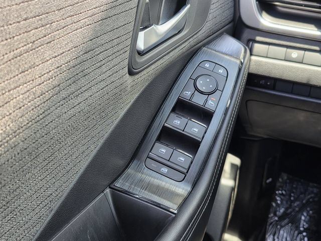 Used 2021 Nissan Rogue SV FWD image 16