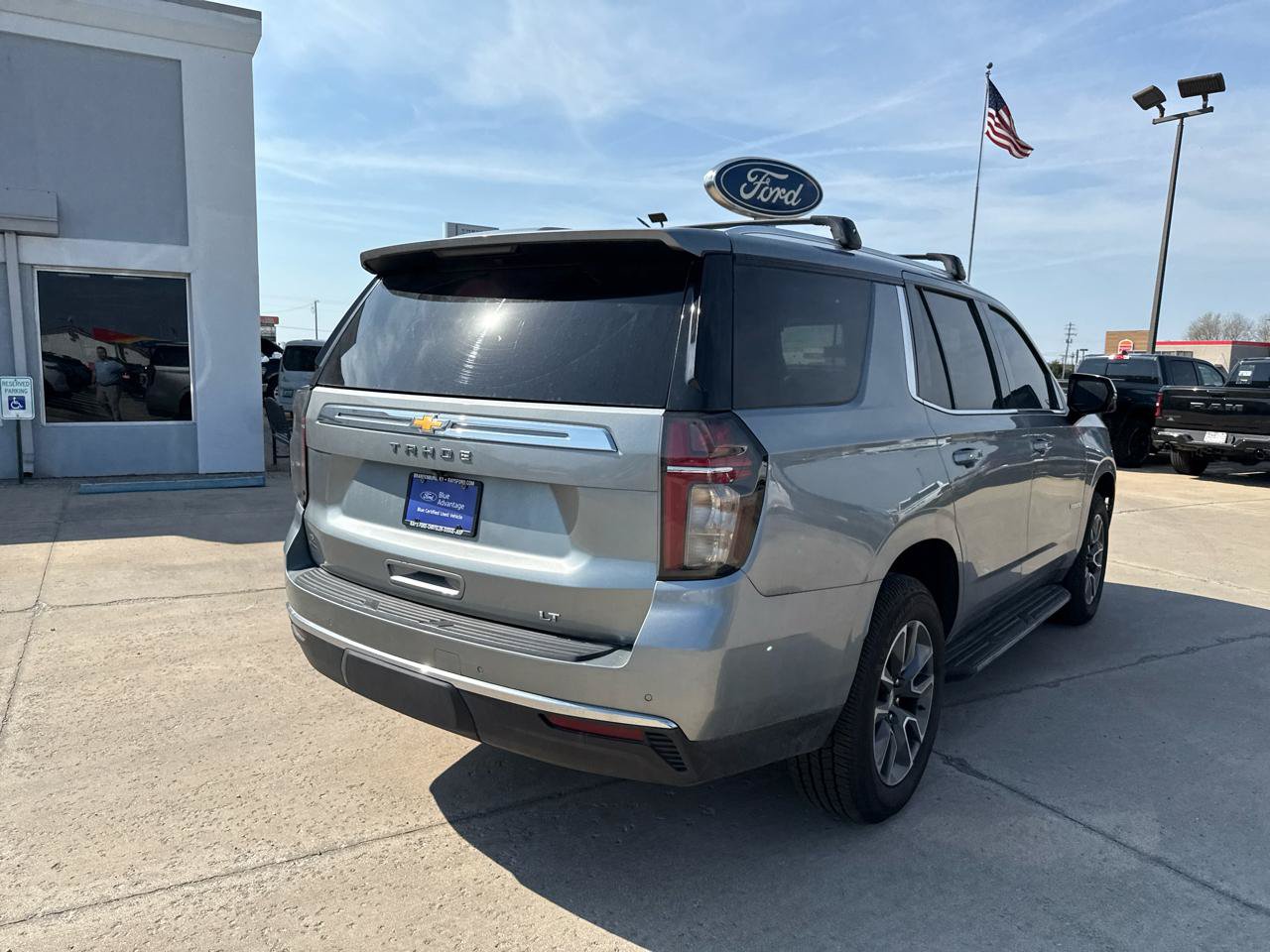 Used 2023 Chevrolet Tahoe LT w/ Luxury Package AWD/4WD image 8