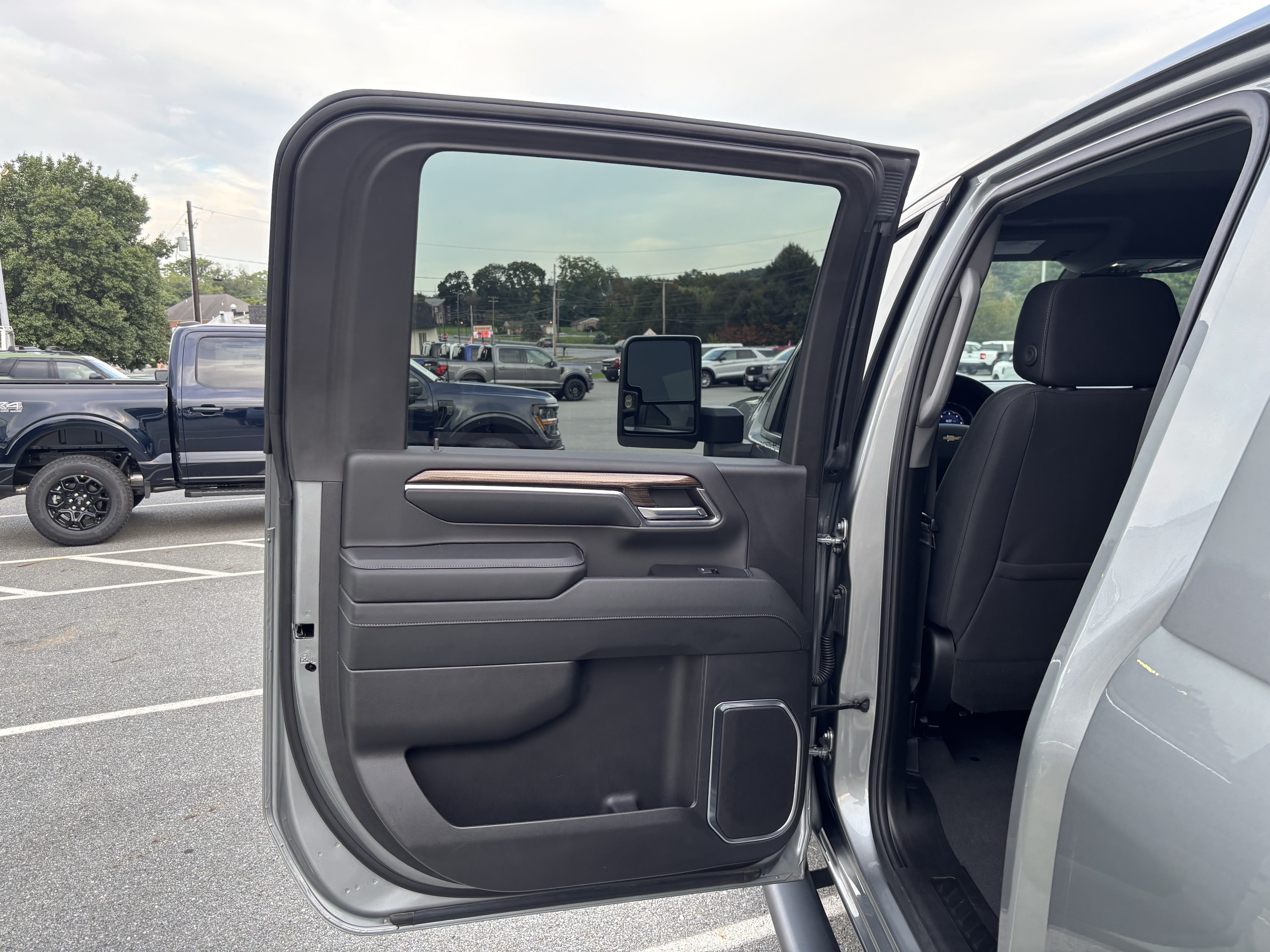 Used 2024 Chevrolet Silverado 2500 LT w/ All Star Edition AWD/4WD image 28