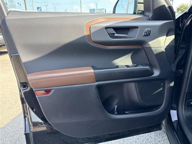 Certified 2025 Ford Bronco Sport Outer Banks w/ Outer Banks Tech Package+ AWD/4WD image 25