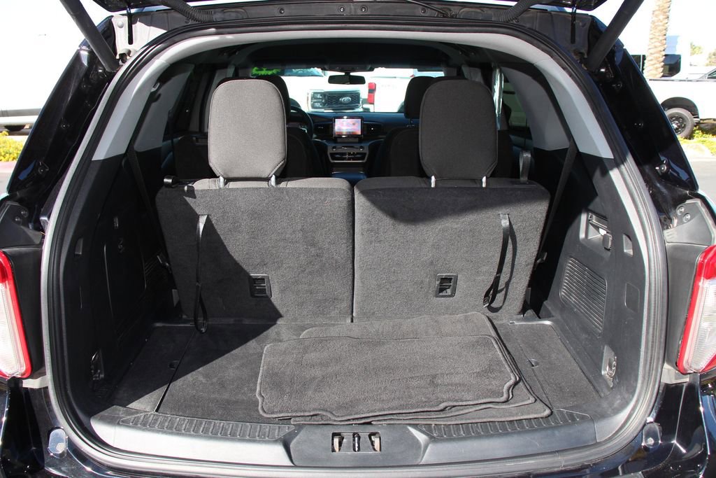 Certified 2022 Ford Explorer XLT RWD image 24