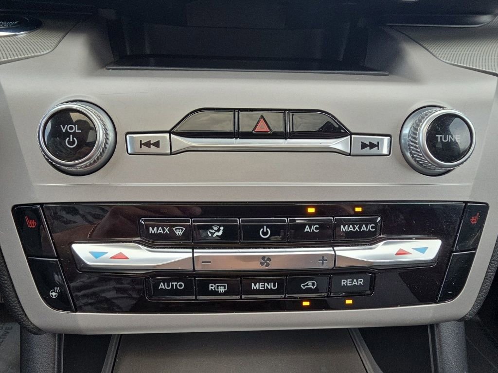 Certified 2023 Ford Explorer XLT w/ Equipment Group 202A image 21