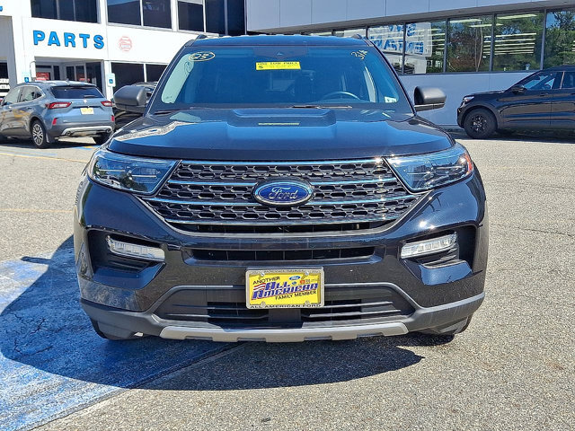 Certified 2023 Ford Explorer XLT w/ Equipment Group 202A AWD/4WD image 3