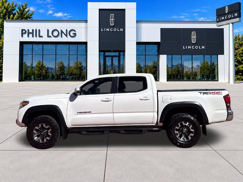 Used 2019 Toyota Tacoma TRD Off-Road AWD/4WD image 5