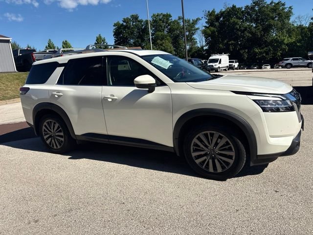 Used 2024 Nissan Pathfinder SL w/ SL Premium Package AWD/4WD image 15