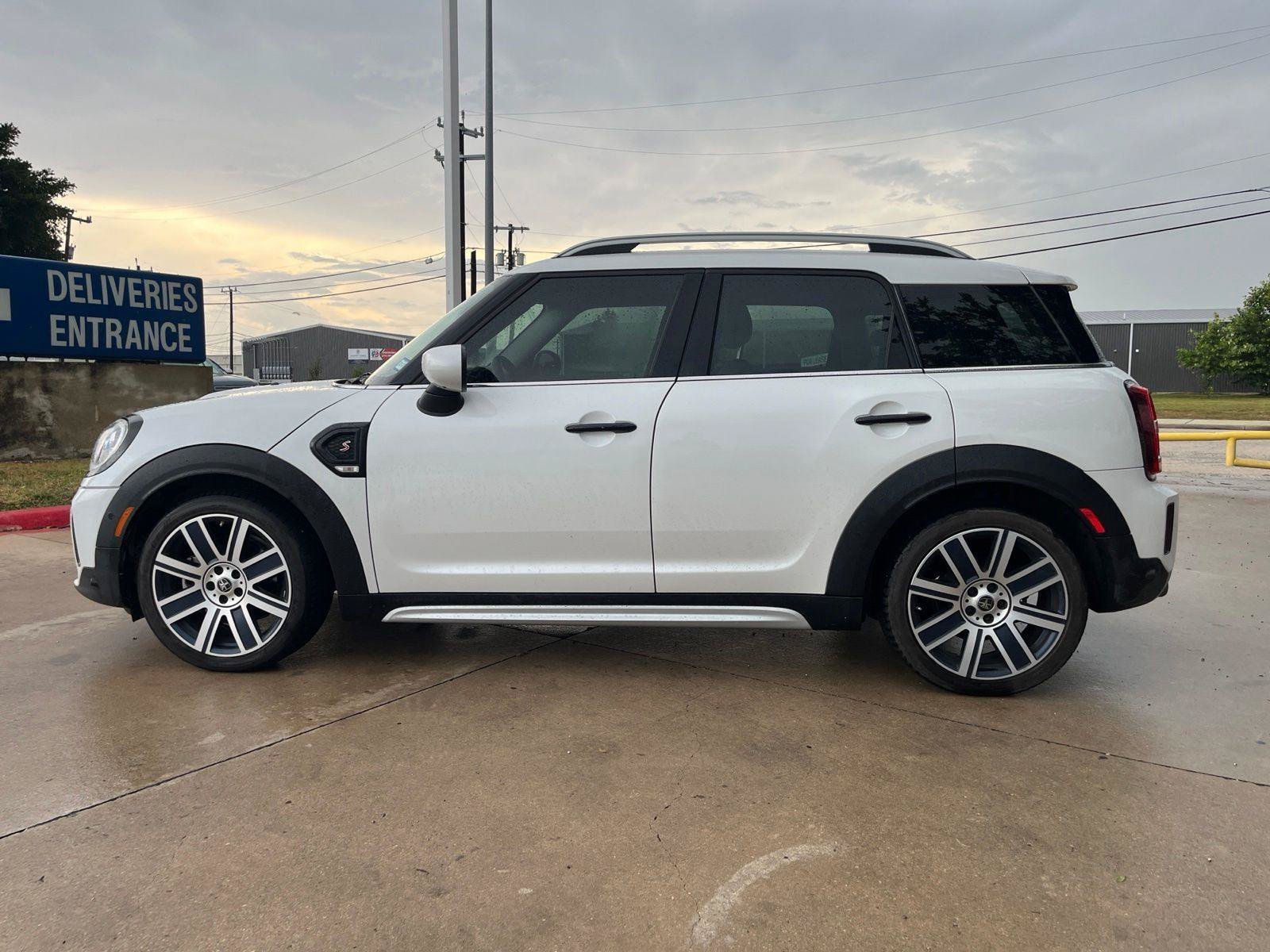 Used 2024 MINI Cooper Countryman S FWD image 3