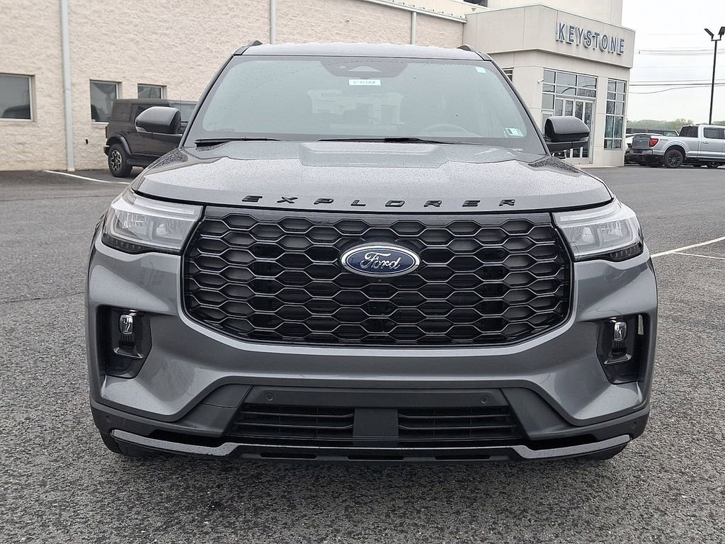 Certified 2025 Ford Explorer ST-Line w/ ST-Line Street Pack AWD/4WD image 2